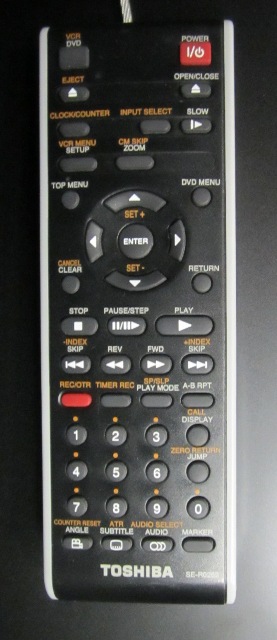 TOSHIBA SE-R0262 DVD/VCR Remote Control